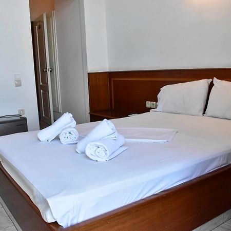 Leonidas Hotel ยีธิโอ ภายนอก รูปภาพ
