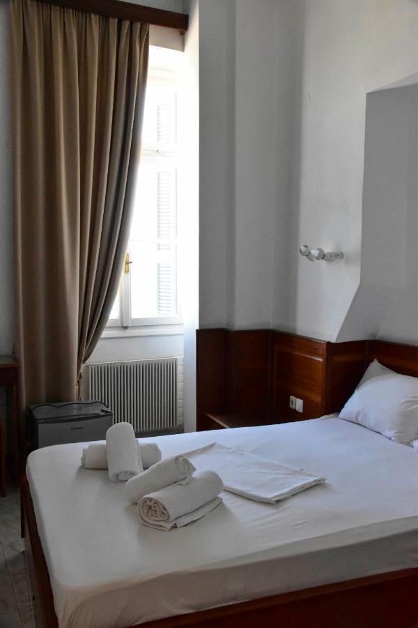 Leonidas Hotel ยีธิโอ ภายนอก รูปภาพ
